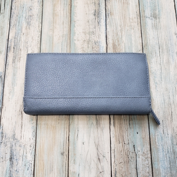 Nicole Miller wallet! - Picture 2 of 9